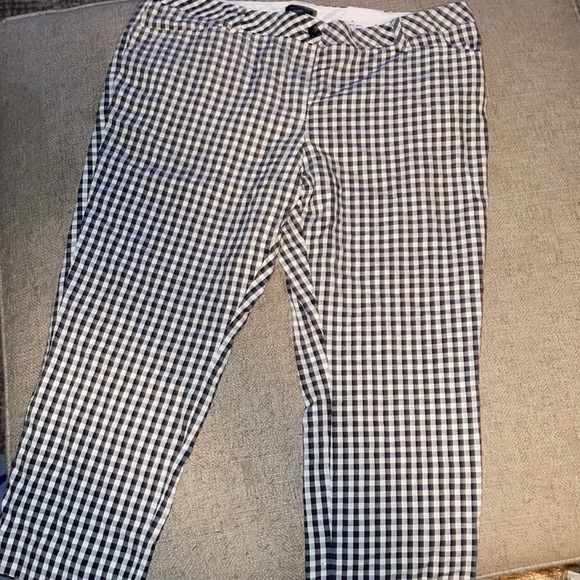Lands End Mid Rise Gingham Capri Pants NWT 16P - E